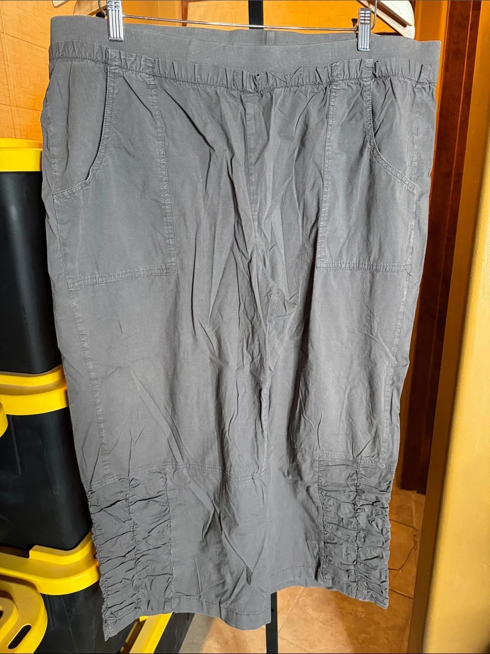 XCVI Olive Green Ruched Cropped Pull On Pants Size 3X Comfy Boho - Picture 2 of 9